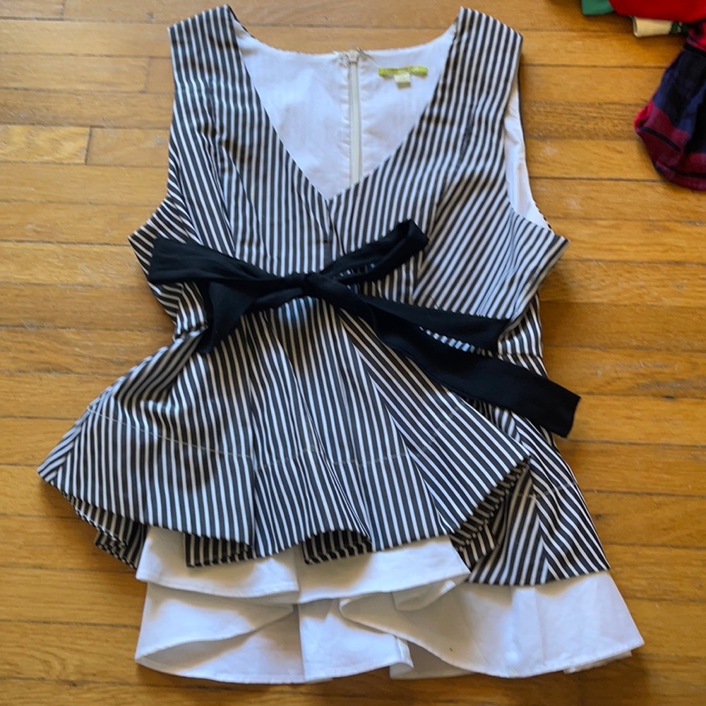 Gianni Bini peplum shirt size XS.